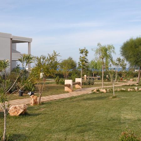 Torre Guaceto Resort Carovigno Eksteriør billede