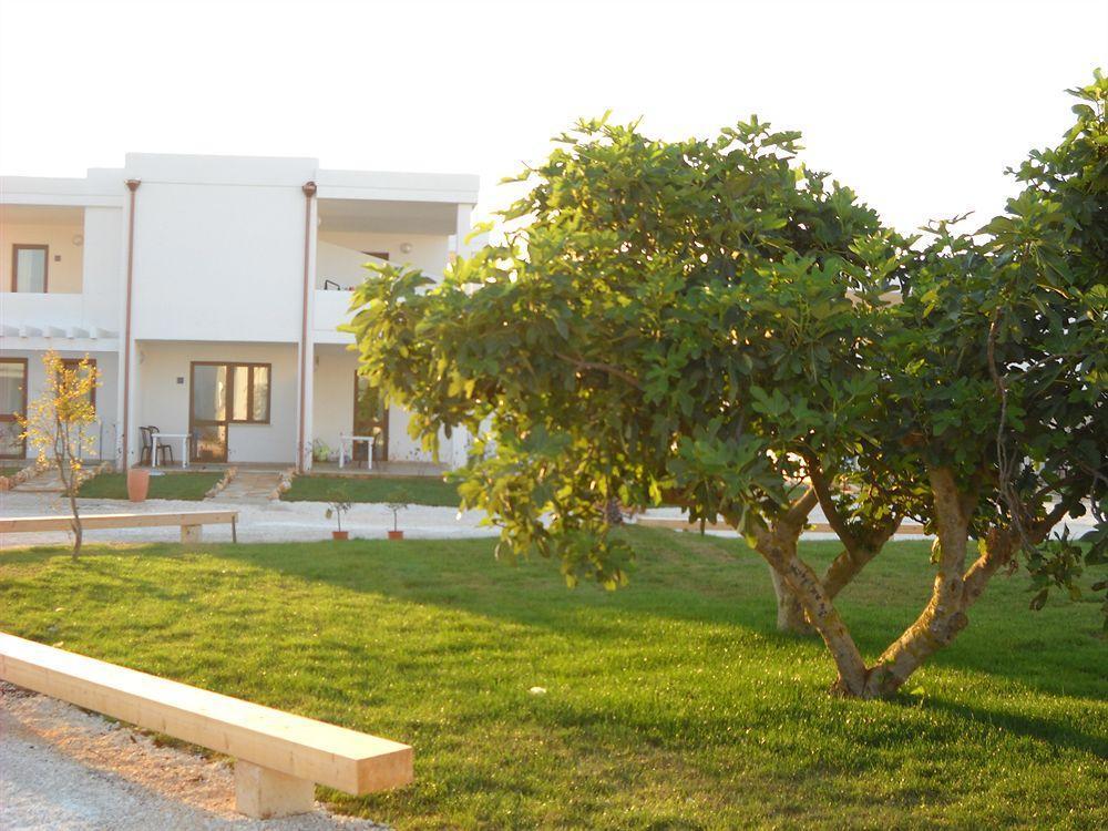 Torre Guaceto Resort Carovigno Eksteriør billede
