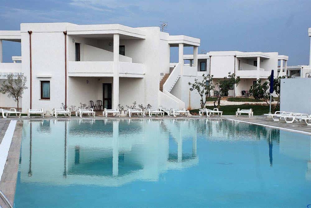 Torre Guaceto Resort Carovigno Eksteriør billede