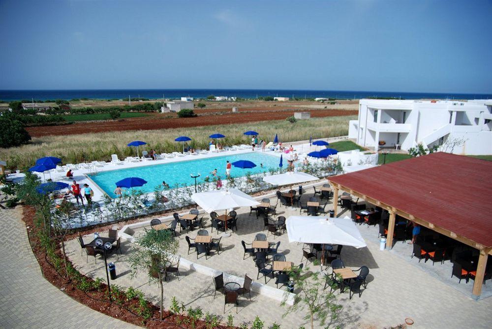Torre Guaceto Resort Carovigno Eksteriør billede