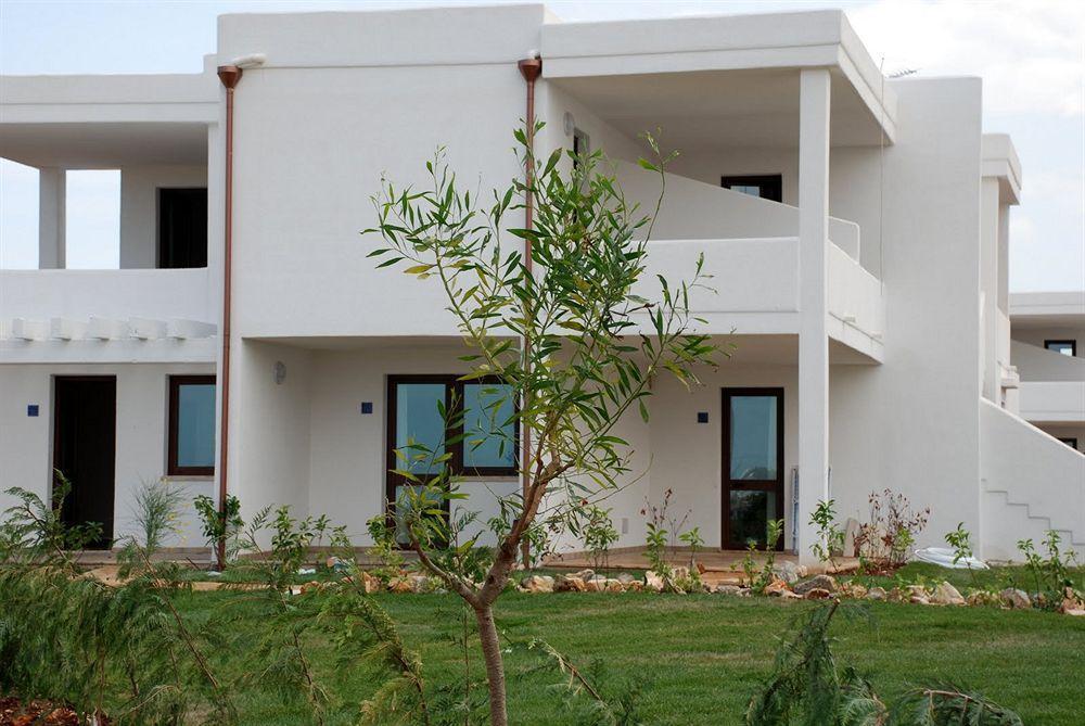 Torre Guaceto Resort Carovigno Eksteriør billede