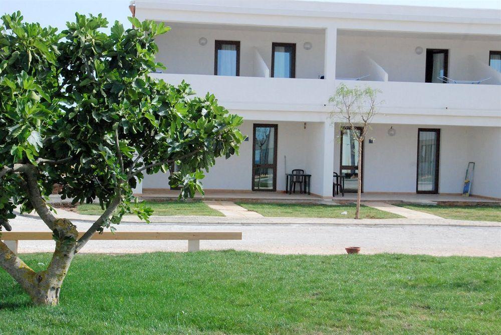 Torre Guaceto Resort Carovigno Eksteriør billede