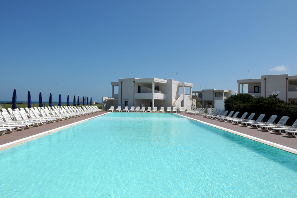 Torre Guaceto Resort Carovigno Eksteriør billede