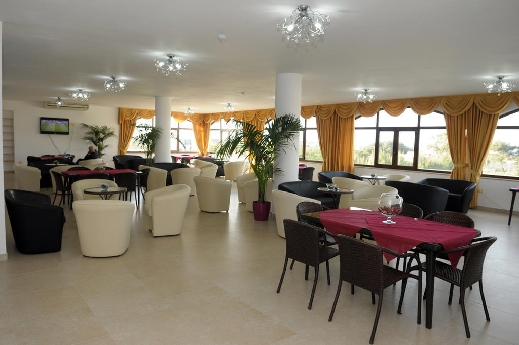 Torre Guaceto Resort Carovigno Eksteriør billede