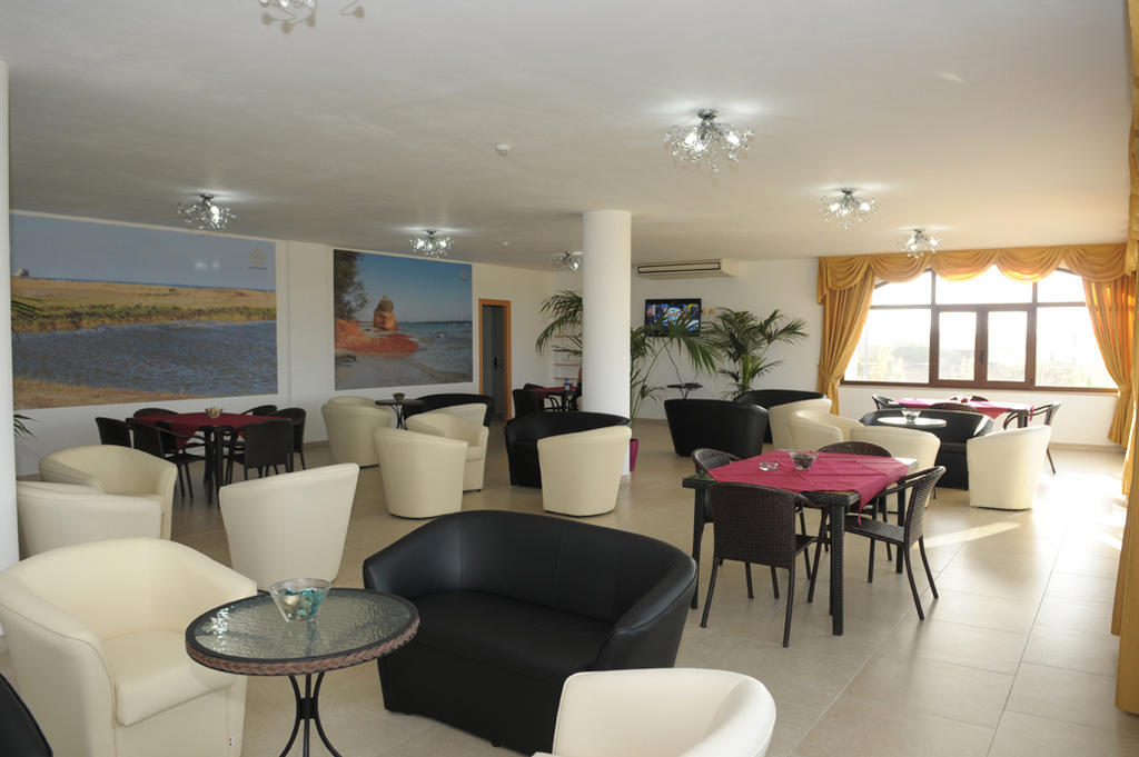 Torre Guaceto Resort Carovigno Eksteriør billede