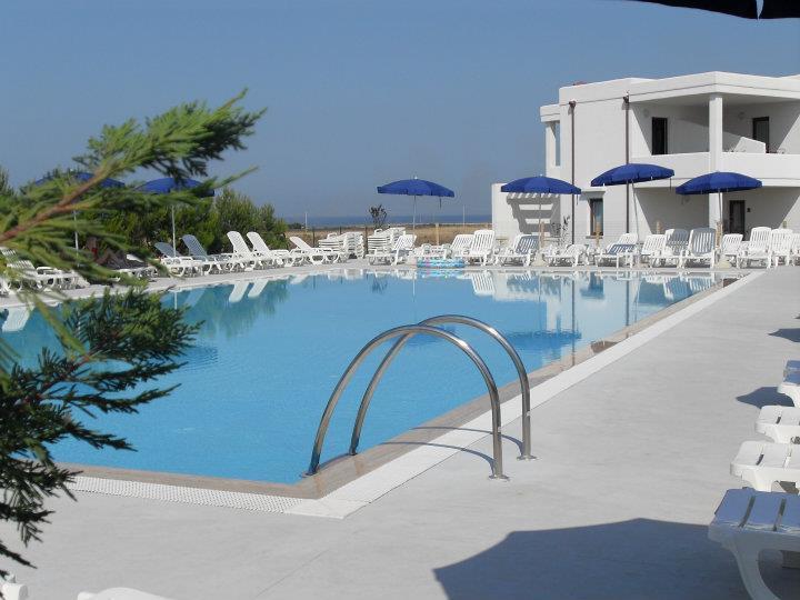 Torre Guaceto Resort Carovigno Eksteriør billede